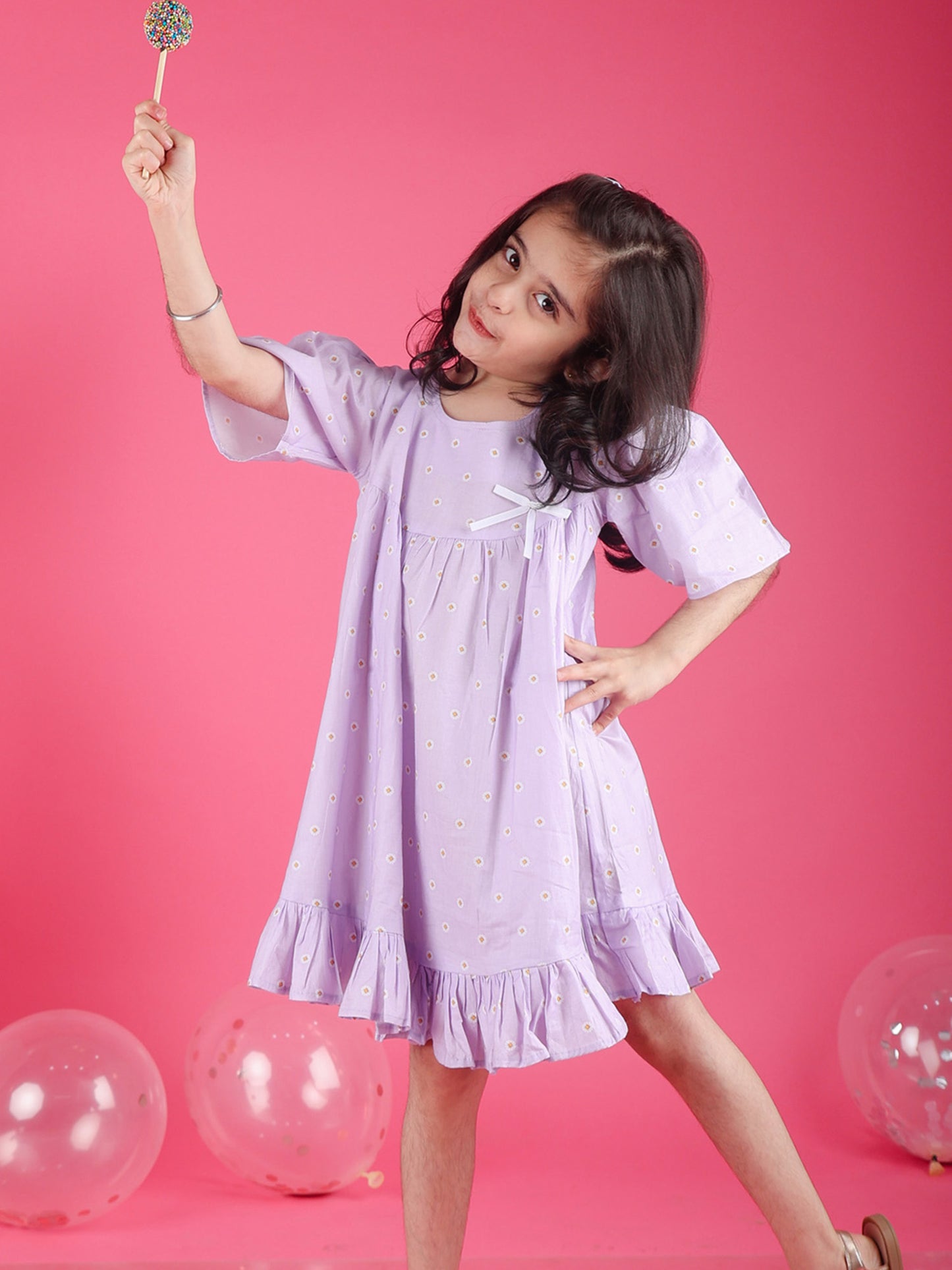 Hermione dress in daisy print with a cute ribbon bow - Purple