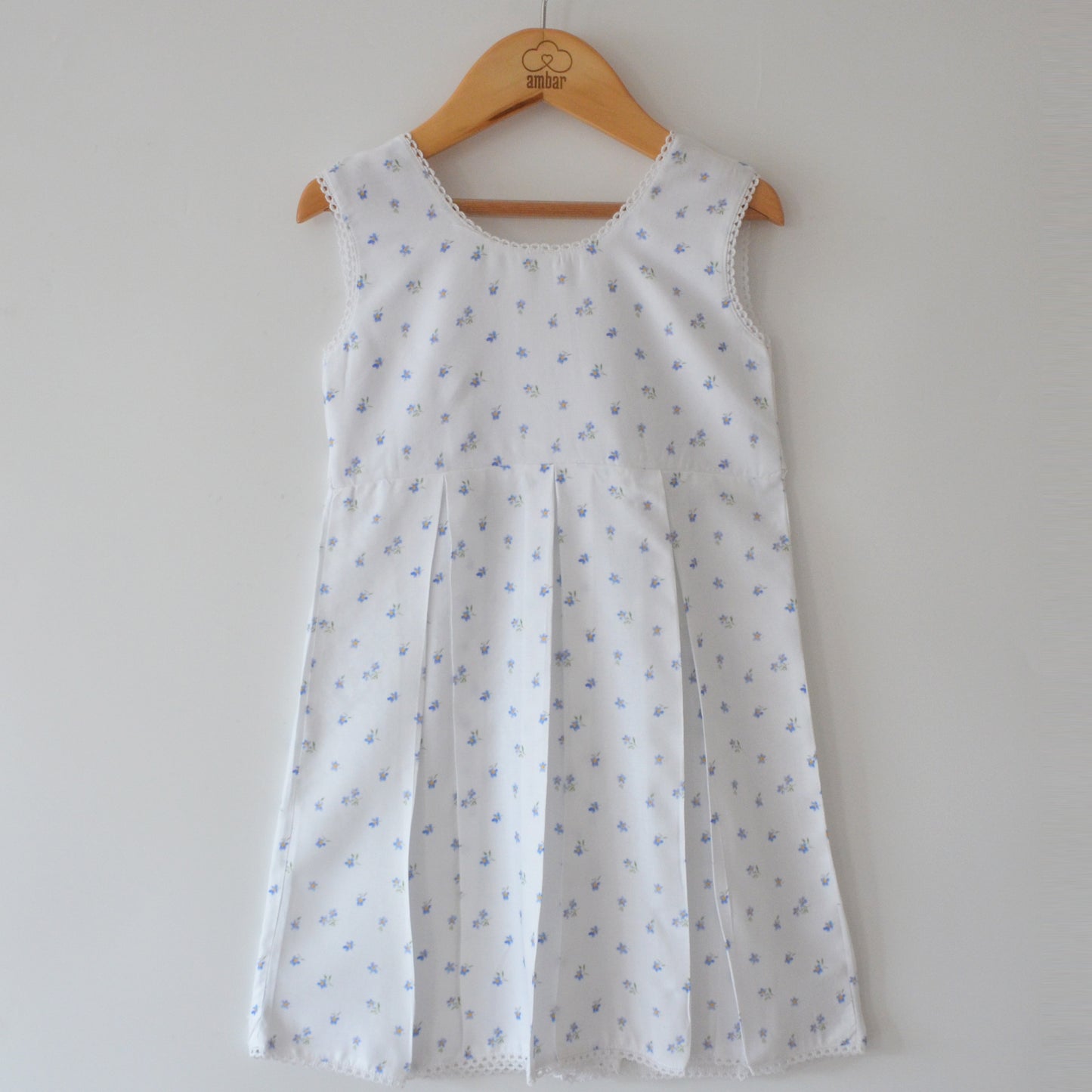 Dorothy dress in blue flowers print with dainty lace - White