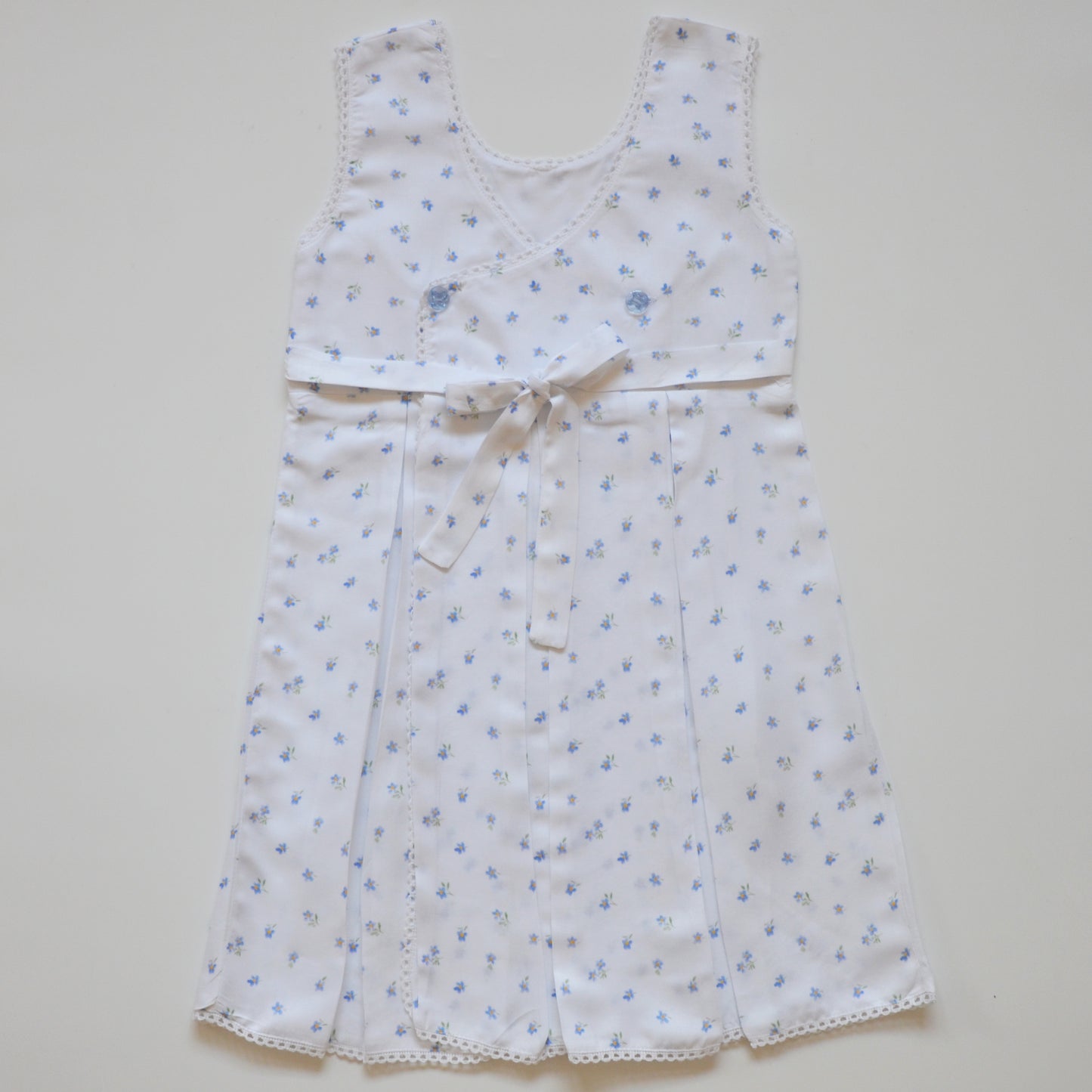 Dorothy dress in blue flowers print with dainty lace - White