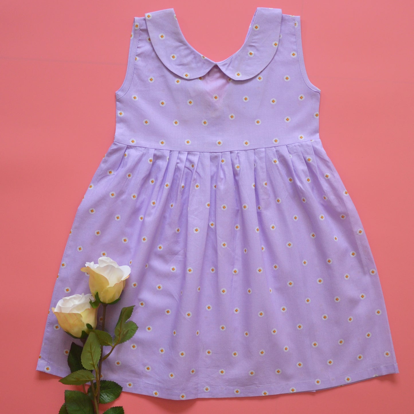 Alice dress in daisy print with back v neck collar - Purple
