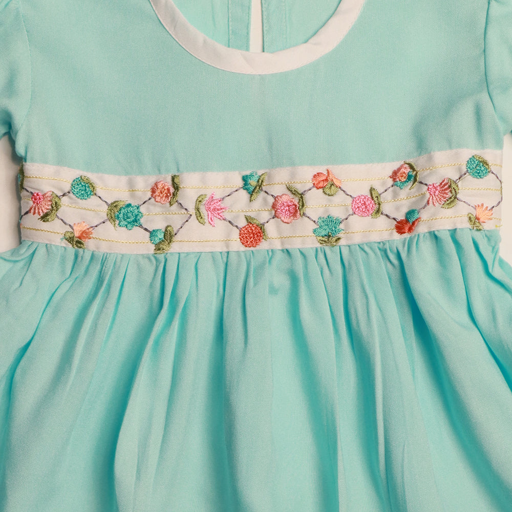 Gardinia Dainty floral embroidery belt cap sleeved flared cotton dress with bow and white piping - Blue