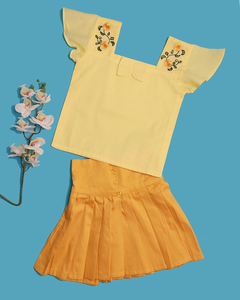 Gardinia Begonia veil embroidery cap sleeve square neck mul top with bow - Yellow