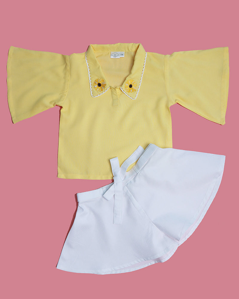 Gardinia Sunflower embroidery lace hem wide sleeve cotton short shirt - Yellow
